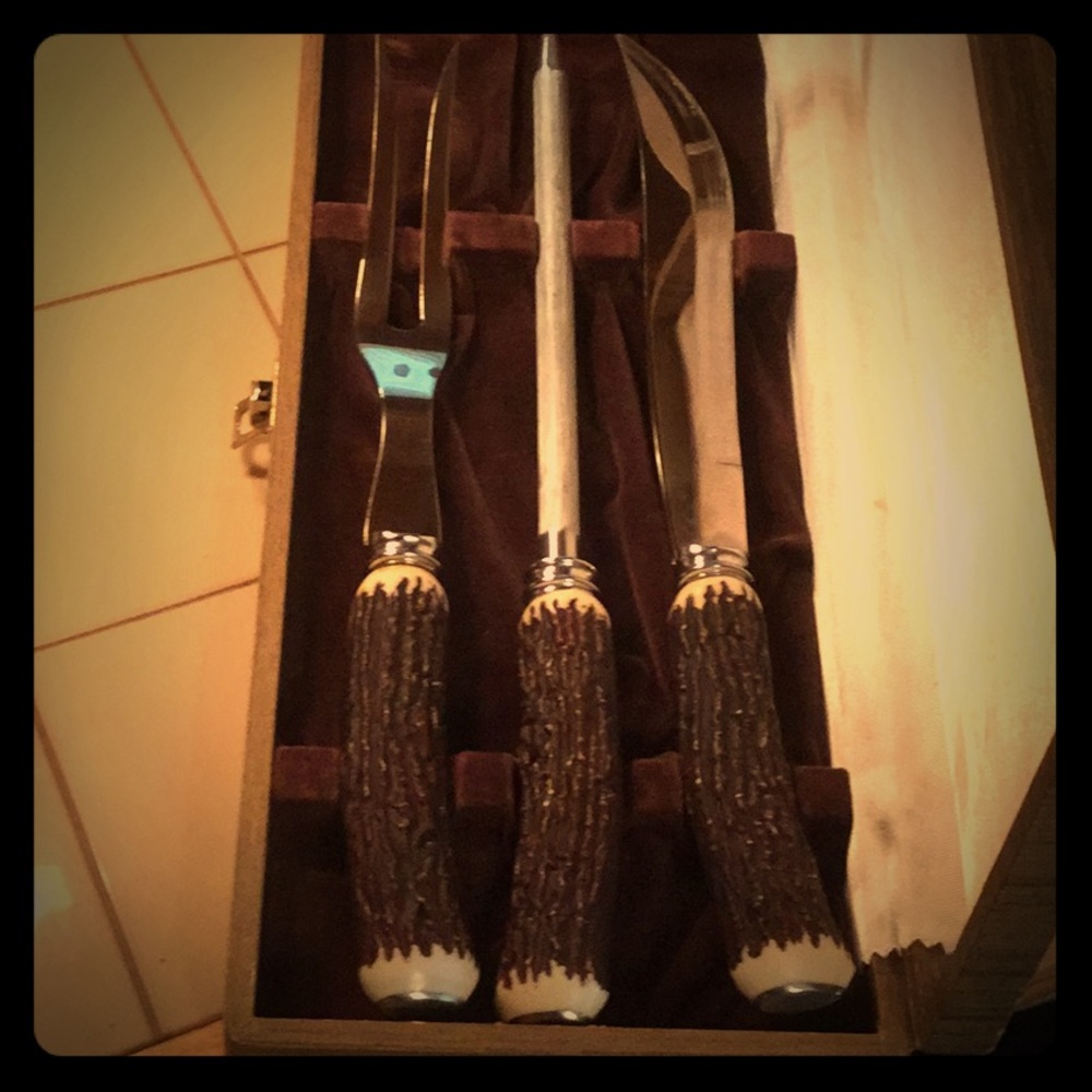 Carving set
